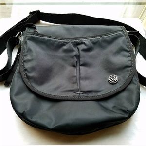 Lululemon Essentials Crossbody Bag